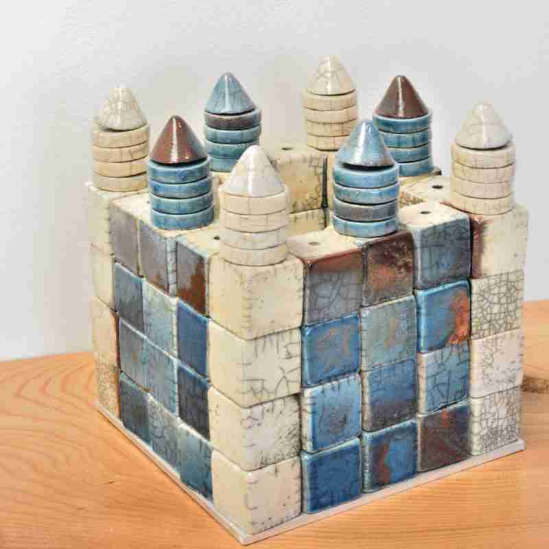 Scacchiera pregiata in ceramica d'arte Dama Castello